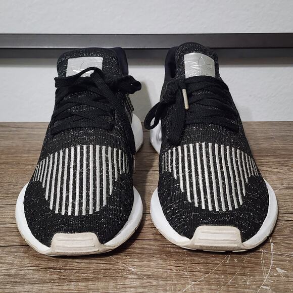 Adidas Swift Run Women's Athletic Running Shoes Sneakers Size 10.5 Core Black - Picture 2 of 9